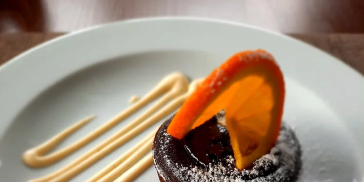Těšte se také na čokoládový fondant s přelivem z vanilkového krému.