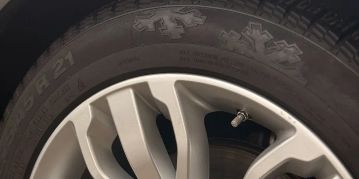 Ať už potřebujete rychlé osvěžení, nebo kompletní detailingový servis, odjíždět budete v perfektně čistém a provoněném voze.
