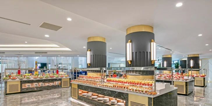 Během dne vás potěší tradiční placky Gözleme, zmrzlina u bazénu nebo slané i sladké pečivo v hotelové patisserii. 