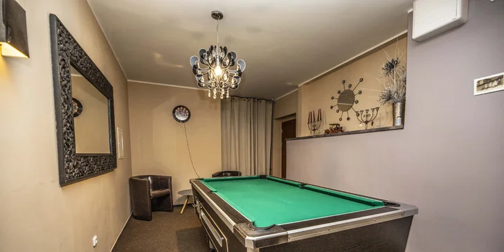 V hotelu si také zahrajete kulečník anebo billiard. 