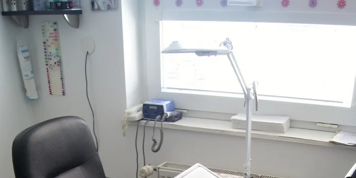 Modeláž nehtů nebo doplnění