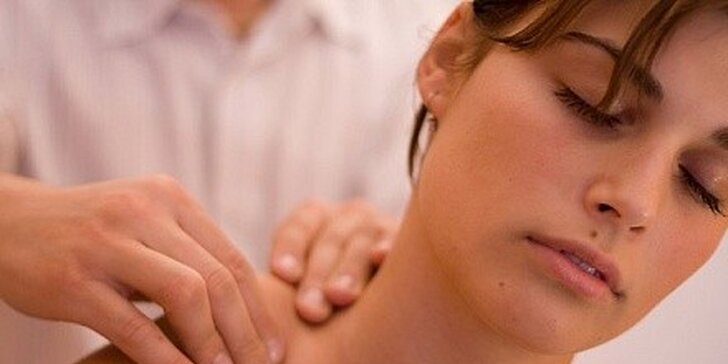 Intenzivní masáž šíje a šíjových svalů v délce 20 minut