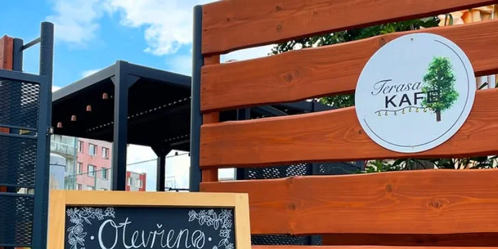 Nabídka je ideální pro posezení s přáteli i klidné chvíle u knihy a platí pro 1 i 2 osoby. 