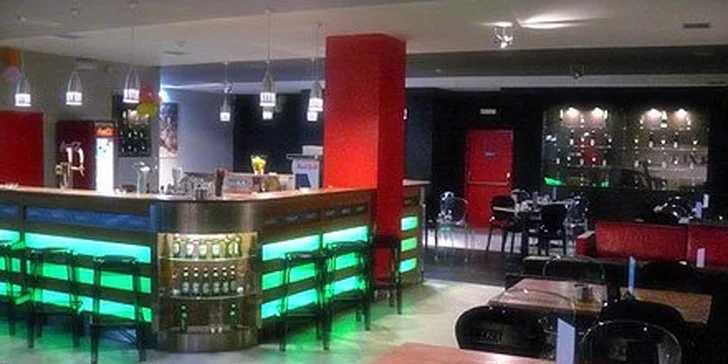 239 Kč za Alko Maxxxi Mojito pro ŠEST lidí. Kýbl pití pro celou partu, letní osvěžení a dokonalý večírek v kubánském stylu se slevou 53 %.