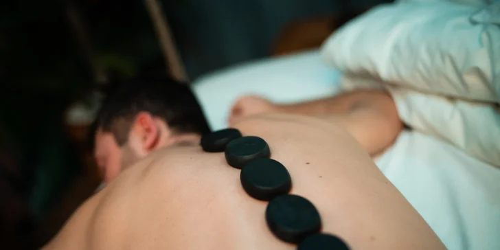 Dobrodružství si zpestřete romantickou masáží.