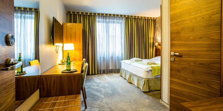 Ubytujete sa v dvojlôžkovej izbe Standard alebo si môžete dopriať aj priestrannejší apartmán Standard.