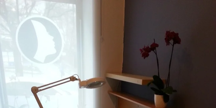 Prodlužování řas metodou řasa na řasu (nové řasy nebo doplnění)