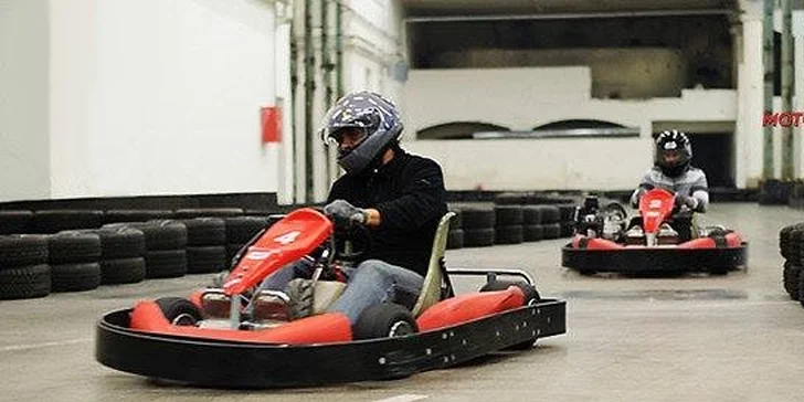 1 nebo 2 adrenalinové jízdy v rychlých motokárách