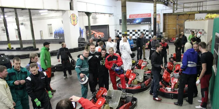 1 nebo 2 adrenalinové jízdy v rychlých motokárách