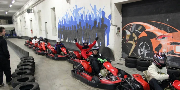 1 nebo 2 adrenalinové jízdy v rychlých motokárách