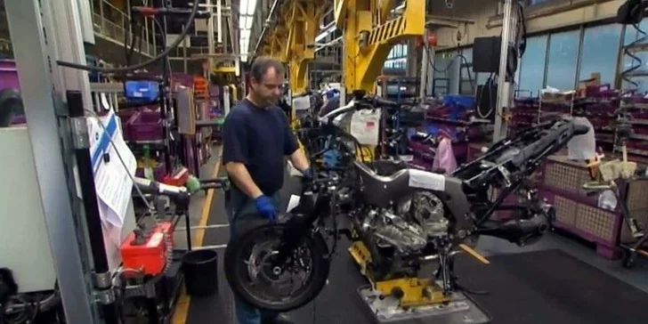 Celodenní výlet do výrobny motorek BMW v Berlíně