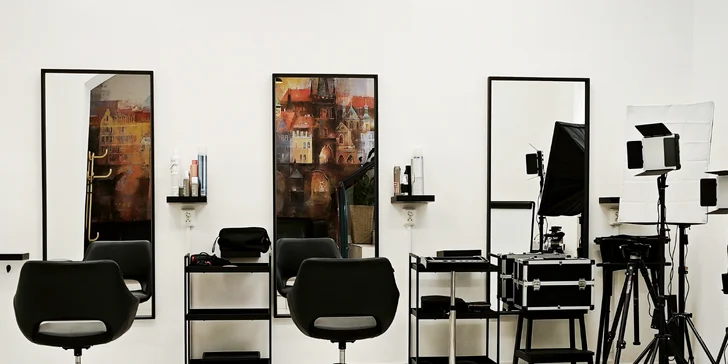 Čeká vás precizní střih a k tomu barva, melír, balayage či mikromelír nebo airtouch. 