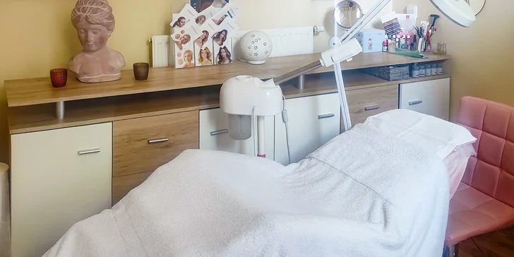 Čeká vás 80 nebo až 90minutový pečující rituál, na jehož konci se můžete těšit na svěží a zářivou pleť.