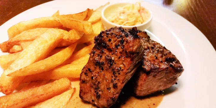 Skvělý hovězí steak Maminha a mix grill s hranolky