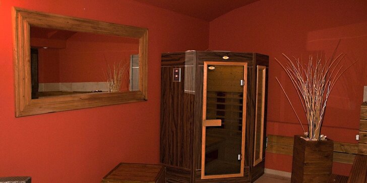 2 hodiny v privátní sauně s vířivkou pro dva včetně malého občerstvení