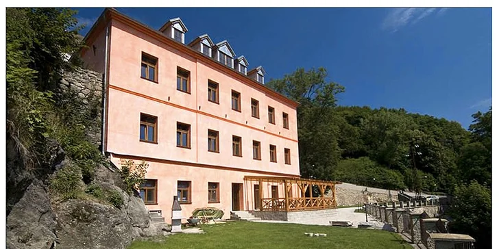 Relax pro dva u hradu Loket - turistika, kola i běžky
