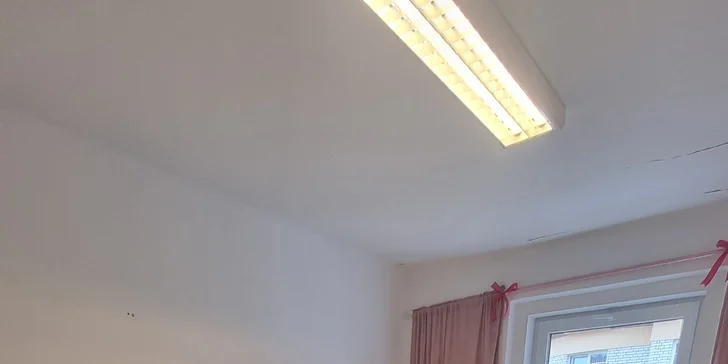 Zvolit můžete i variantu s balíčkem dekorativní kosmetiky v hodnotě 700 Kč. 
