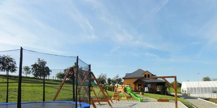 Zážitkový 3 denní pobyt pro 2 osoby v Hotelu Horse Riding *** s vyjížďkou na koni
