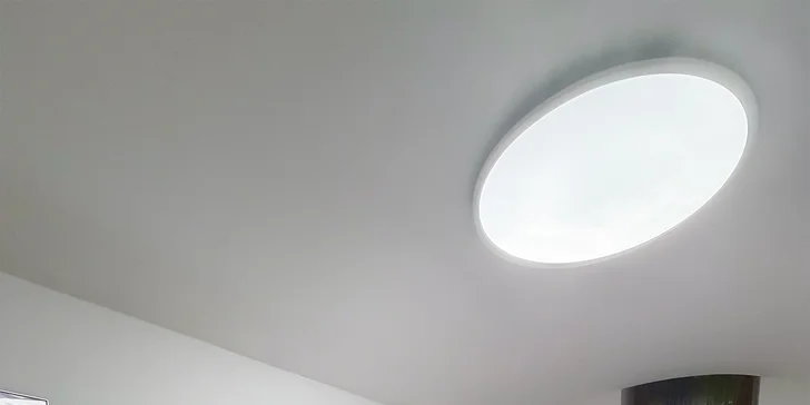 Laminace vaše přírodní řasy natočí, zafixuje, obarví a vyživí.