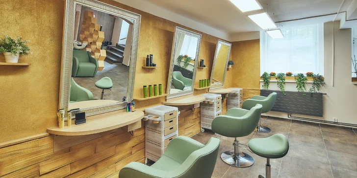 Podstatou přístroje Vapomist Steam je parní sauna, která působí na hlavu – horká pára má pozitivní efekt na vlasy a vlasovou pokožku a podporuje zážitek relaxace díky masážnímu křeslu a uvolněné poloze těla.