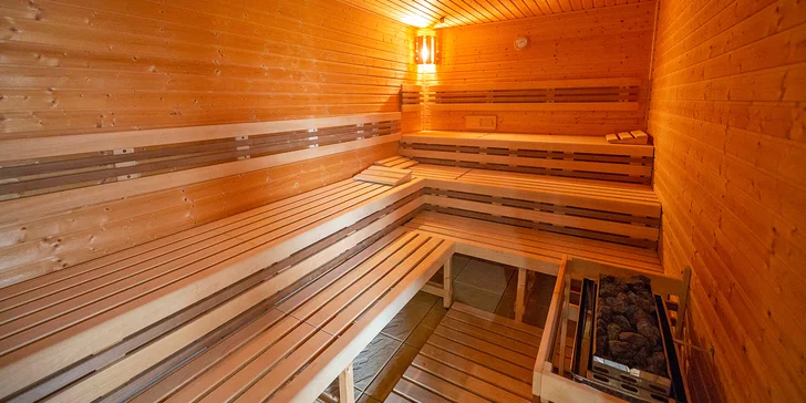 2 hodiny zaslouženého relaxu vás čekají ve Vigvam resortu. 
Tělo prohřejete v sauně...