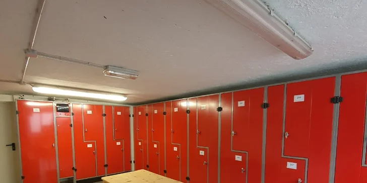 Využívať môžete lyžiareň so sušiakom topánok.