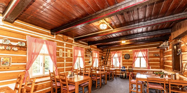 Horský penzion je vyhlášen typickou krkonošskou restaurací s domácí kuchyní.