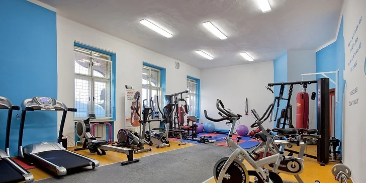 Měsíční permanentka do dámského fitness na skupinové lekce s trenérem
