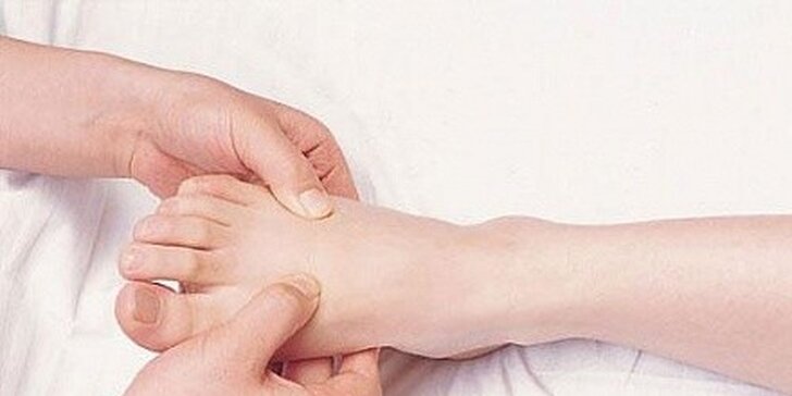 Reflexní masáž plosek nohou