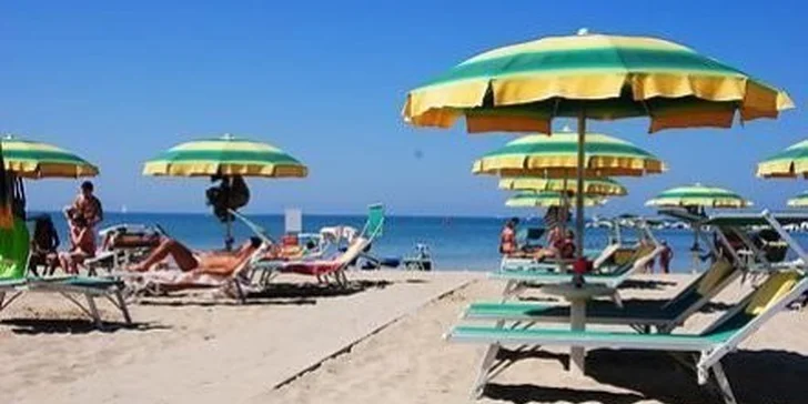 Koupání a opalování na pláži: 7 nocí v Rimini s polopenzí + dítě do 12 let zdarma