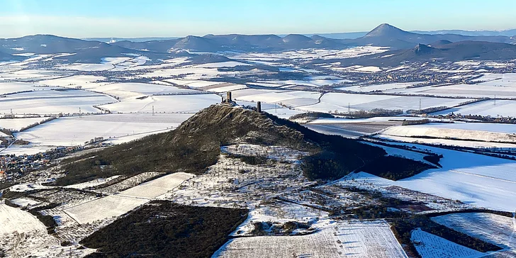 Během seznamovacího letu si užijete jedinečný pohled na malebnou krajinu.