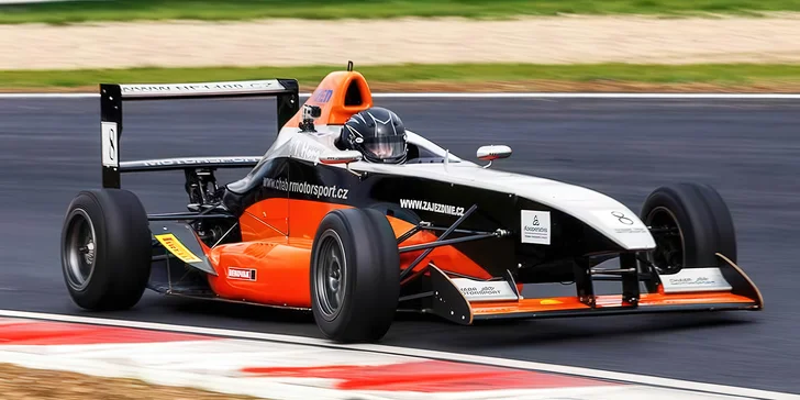 Užijete si 7–14 kol řízení sportovního monopostu.