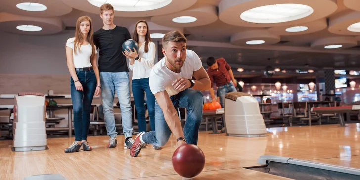 Pronájem dráhy na bowling na 60 nebo 120 minut až pro 6 hráčů