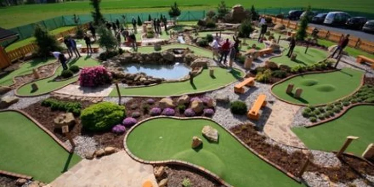 299 Kč za dvě hodiny zábavného adventure golfu a kávu s moučníkem PRO DVA! Úžasná hra vhodná pro všechny, dnes se slevou 50 %.
