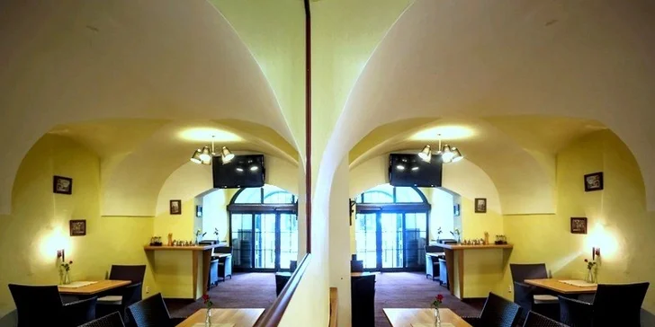 Sladká pauza v restauraci U Lilie - horký nápoj a tiramisu pro 1 či 2 osoby