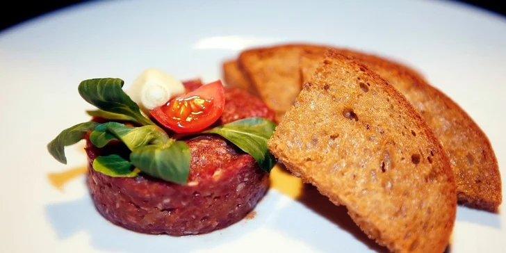 Vydatné menu o 3 chodech v restauraci ne-SMYSL