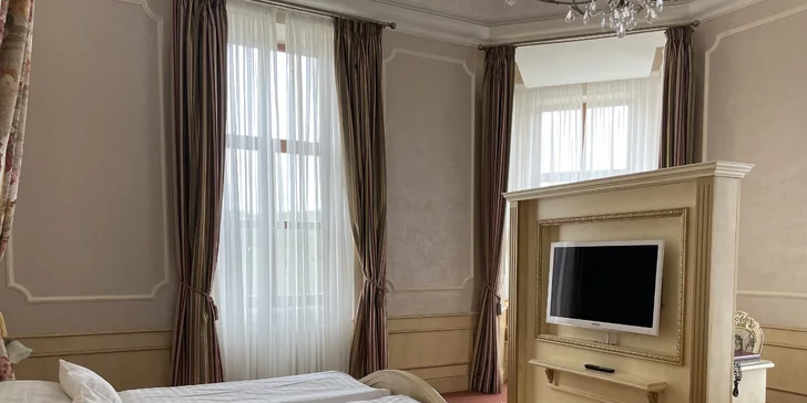 Pokud vyžadujete prostor a nadstandardní komfort, ponořte se do čistého luxusu, který nabízí Comfort Double Room nebo Deluxe Double Room.