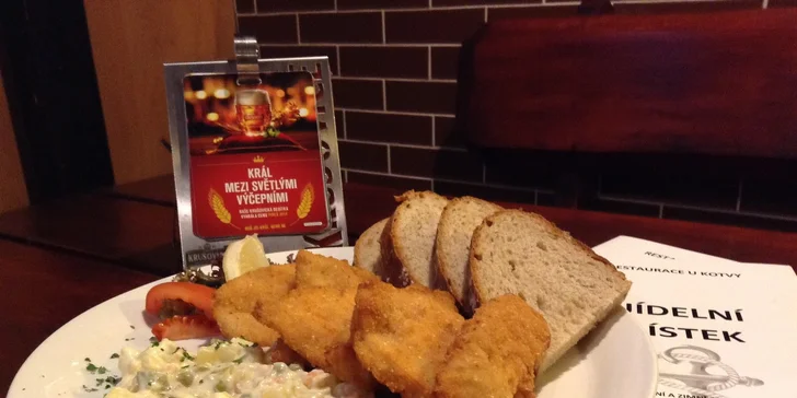 Skvělá kuřecí křidélka, pečená žebra, hamburger nebo mini řízečky v restauraci U Kotvy