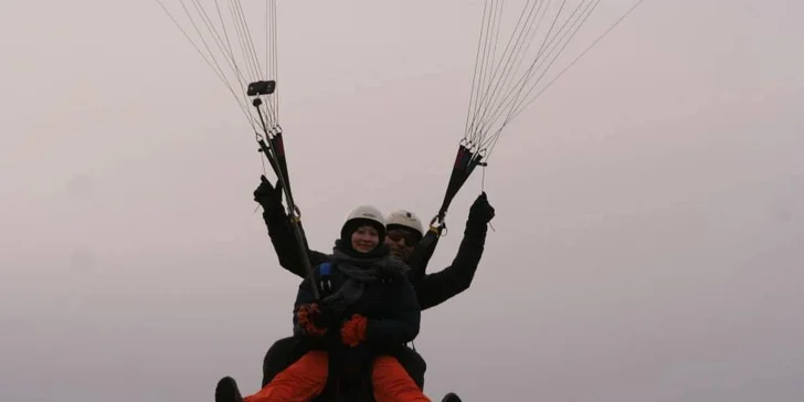 Paraglidingové tandemové lety nad krásami Česka