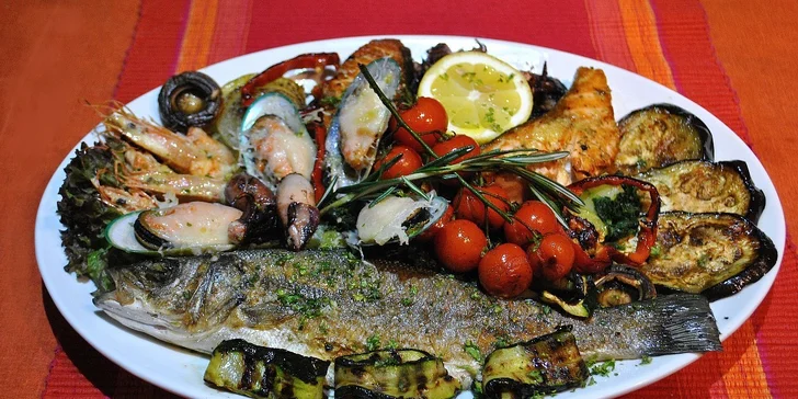 Labužnické mořské variace v Singidunum (990 g)