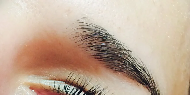 Prodloužení řas - řasa na řasu značky Blink Lashes