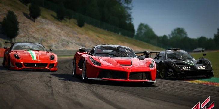 Závodní automobilový trenažér – adrenalin pro chlapy