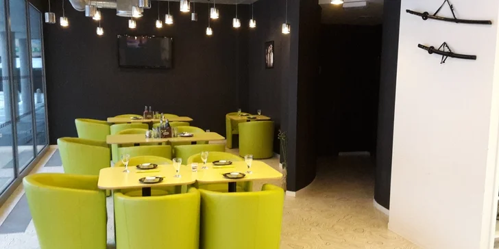 30 kousků sushi a 2x miso polévka v Sushi Best