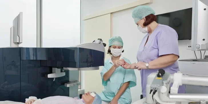 Bezdotyková laserová operace očí ASA 6D