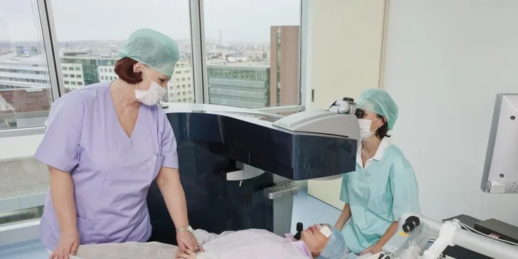 Předoperační vyšetření očí na klinice OFTUM Prague