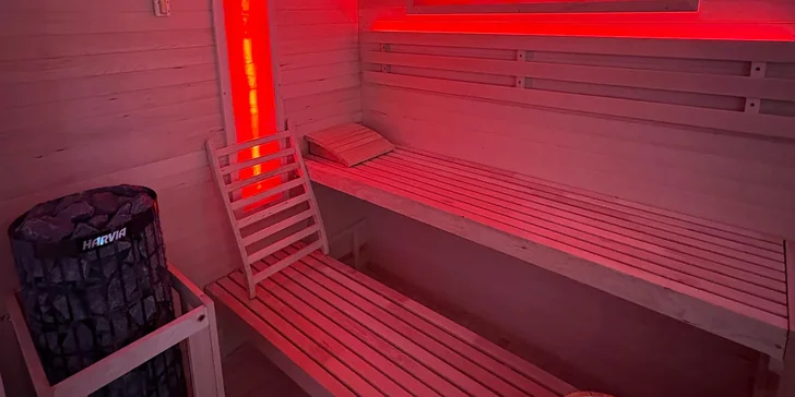 V ceně máte i zapůjčení ručníků a prostěradel, vodu s citronem a k dispozici vám bude samozřejmě i zázemí se šatnou, sprchami a toaletou. 