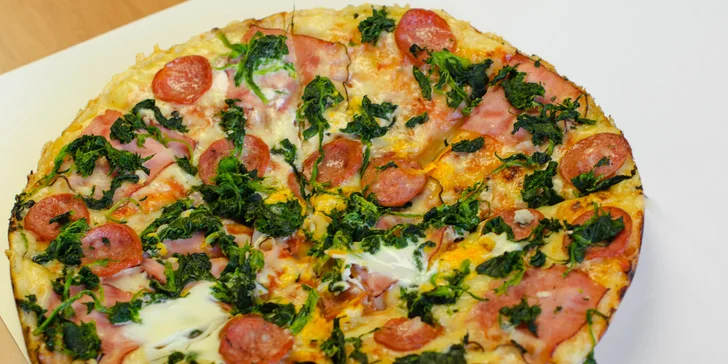 Speciální pizza o průměru 45 cm: Margarita, šunková nebo sýrová