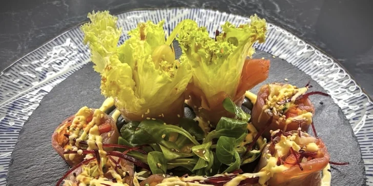 Dáte si cokoli od sushi přes smaženou rýži a poke bowls až po skvostné dezerty. 