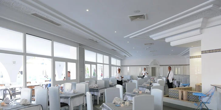 V ceně máte také 24h občerstvení a drinky, snack bar i sladké i slané lahůdky během dne. 