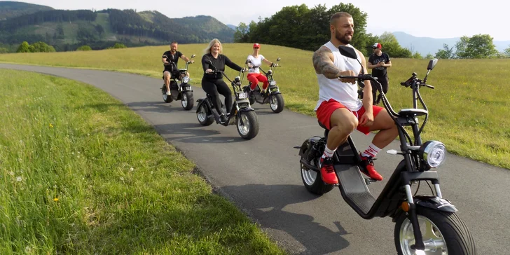 Koloběžky nesou označení „choper style“ nebo také „harley style“.